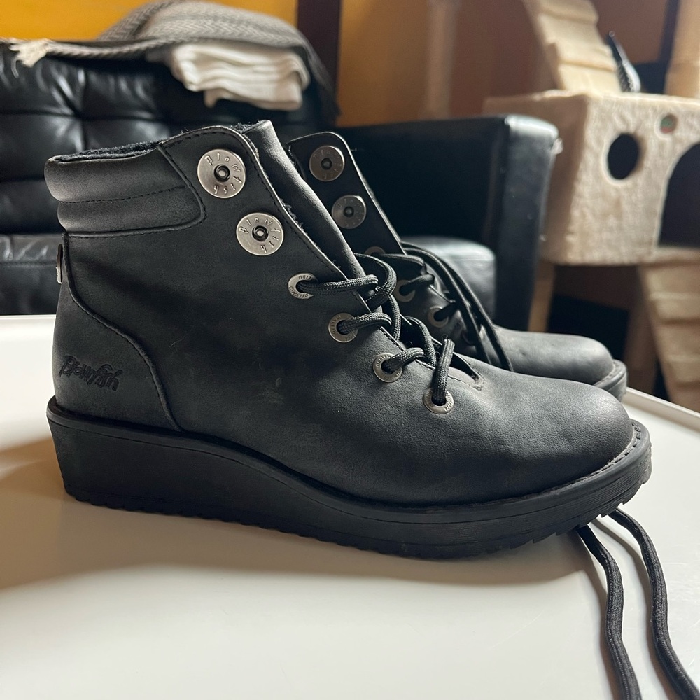 Blowfish black boots size 6